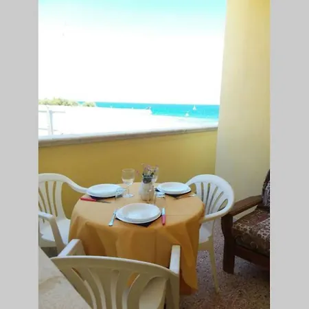 A Due Passi Dal Mare 2 *