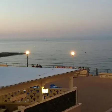 A Due Passi Dal Mare 2 Apartamento *